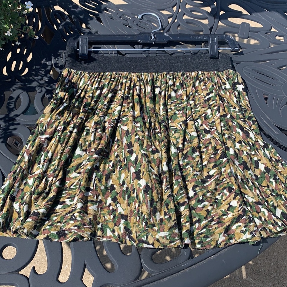 2 for $10.. Cute Camo skirt and V neck Beige - Picture 3 of 7